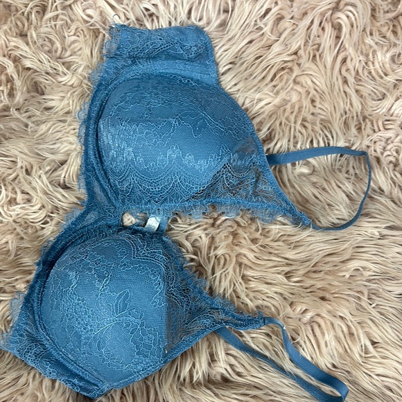 Simons Bra - Picture 1 of 2